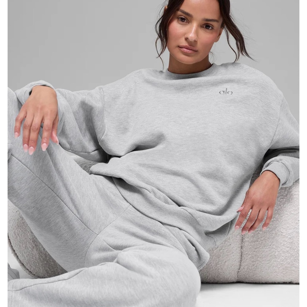 ALO Yoga Accolade Crew Neck Pullover in Gray size Large